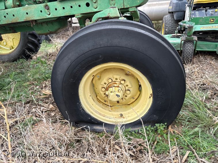 image for item FB6808 John Deere 2010 tractor