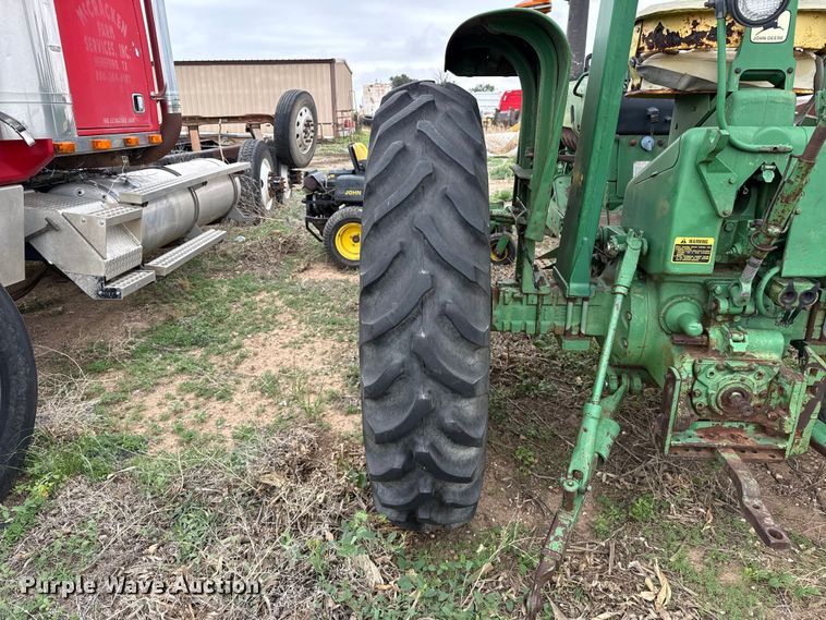 image for item FB6808 John Deere 2010 tractor