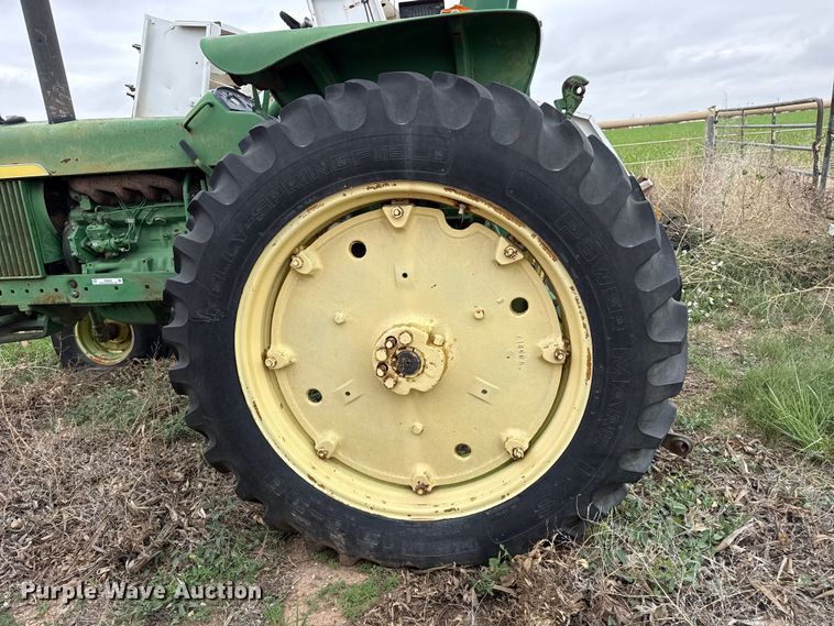 image for item FB6808 John Deere 2010 tractor