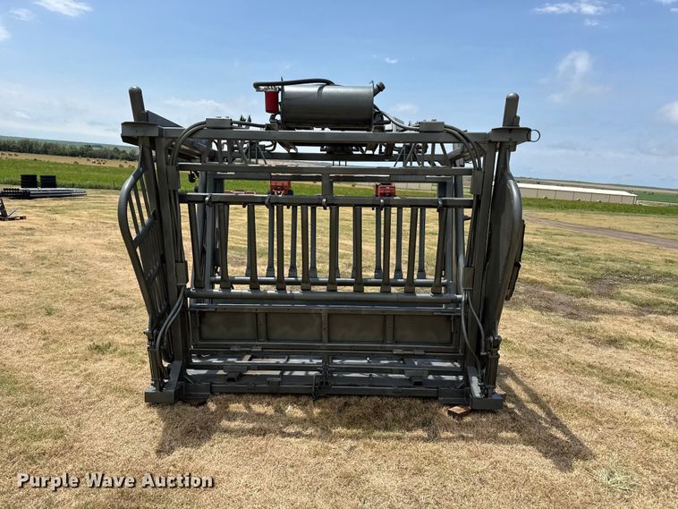 image for item FB6847 Livestock chute