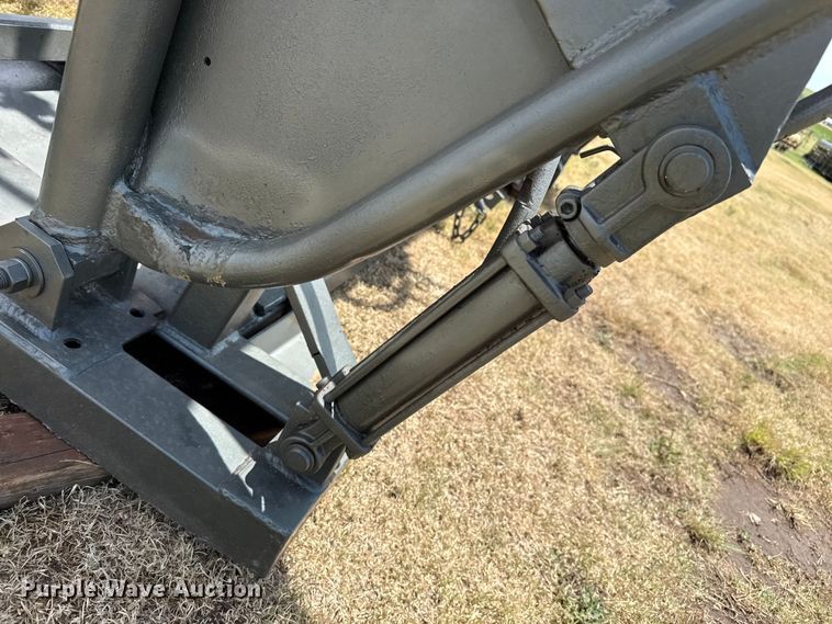image for item FB6847 Livestock chute