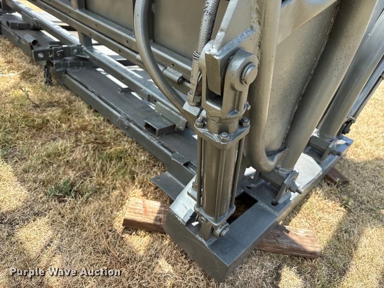 image for item FB6847 Livestock chute