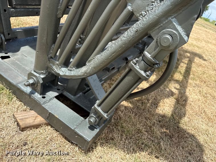 image for item FB6847 Livestock chute