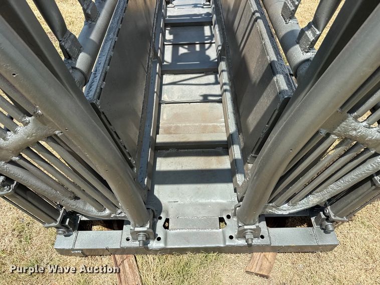 image for item FB6847 Livestock chute
