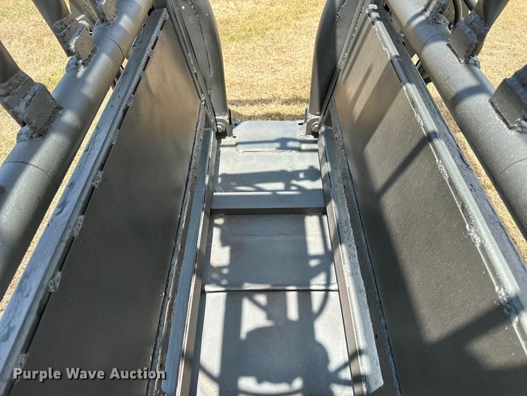 image for item FB6847 Livestock chute