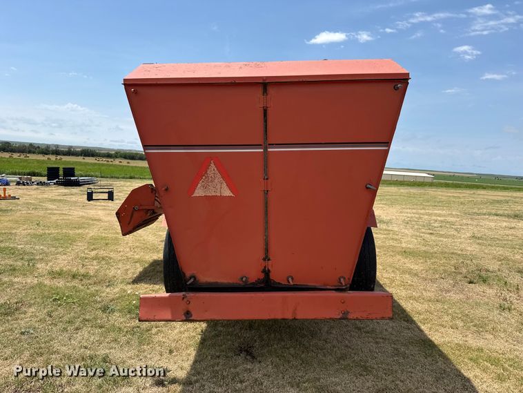 image for item FB6848 Harsh 3340 feed mixer
