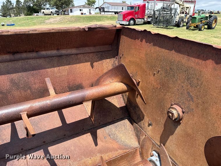 image for item FB6848 Harsh 3340 feed mixer
