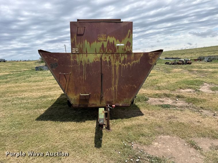image for item FB6849 Livestock feeder