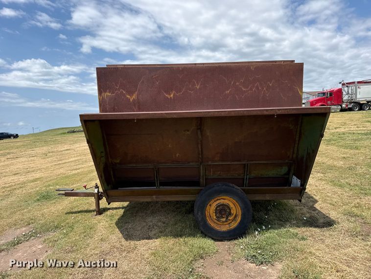 image for item FB6849 Livestock feeder