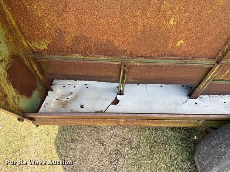 image for item FB6849 Livestock feeder