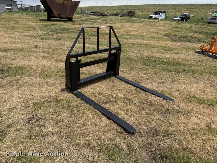 image for item FB6851 Skid steer forks