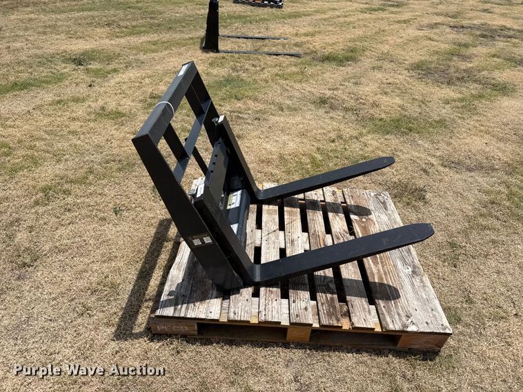 image for item FB6852 Skid steer forks