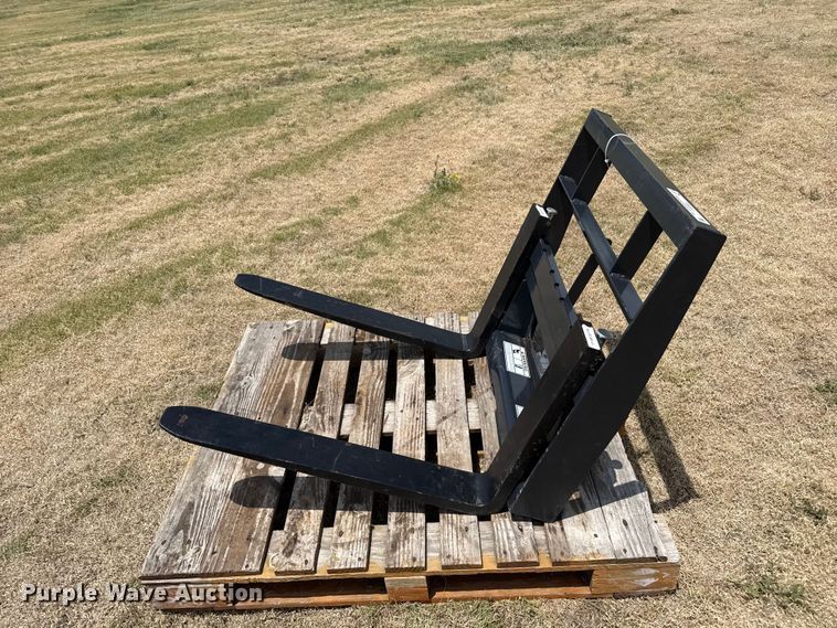 image for item FB6852 Skid steer forks