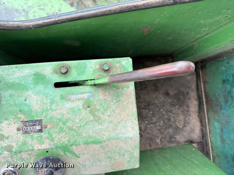 image for item FB6878 John Deere 2270 swather / windrower