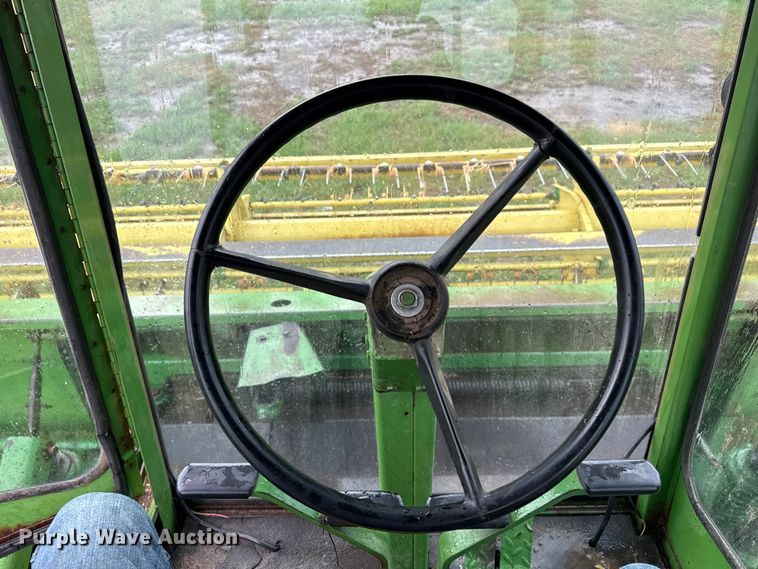 image for item FB6878 John Deere 2270 swather / windrower