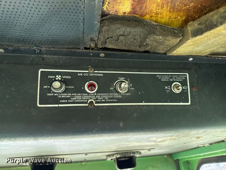 image for item FB6878 John Deere 2270 swather / windrower