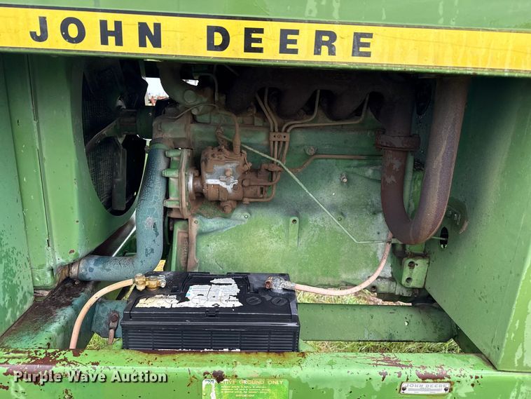 image for item FB6878 John Deere 2270 swather / windrower