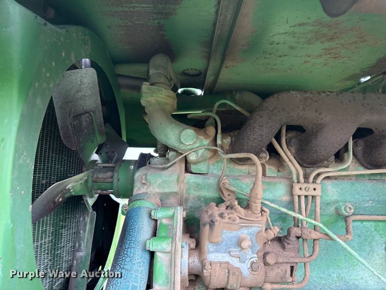 image for item FB6878 John Deere 2270 swather / windrower