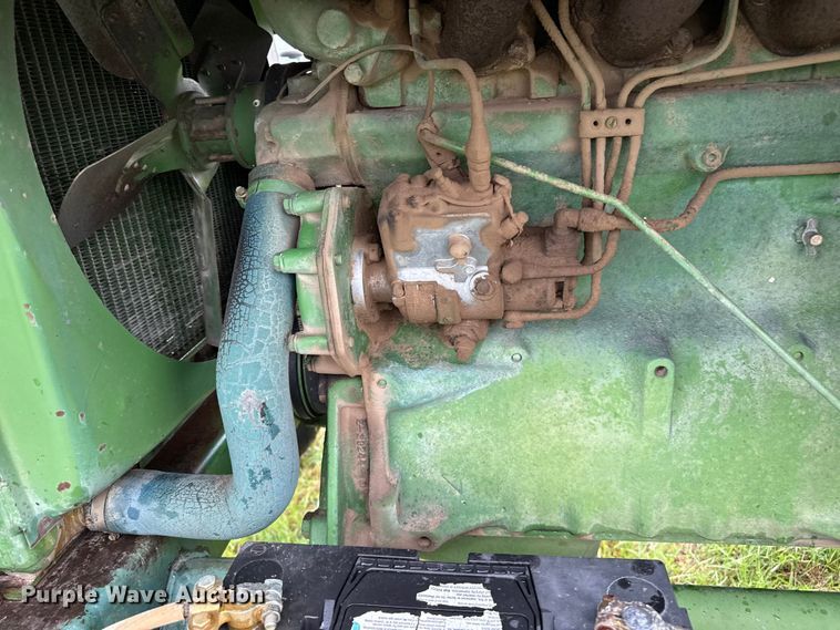 image for item FB6878 John Deere 2270 swather / windrower