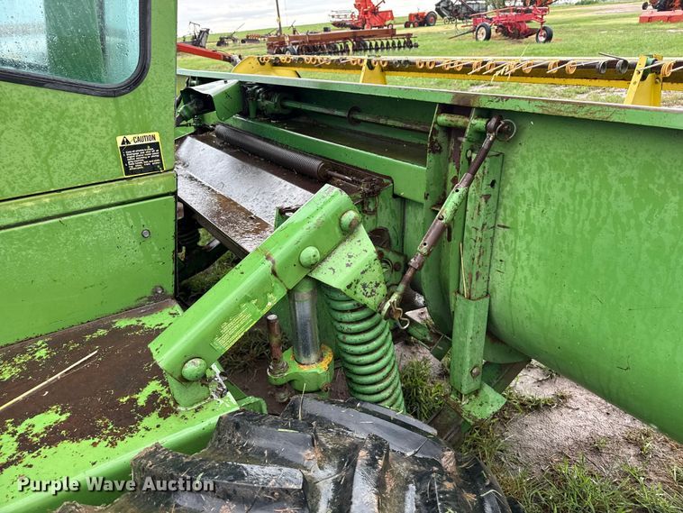 image for item FB6878 John Deere 2270 swather / windrower