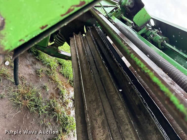 image for item FB6878 John Deere 2270 swather / windrower