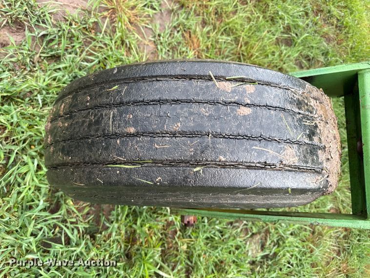 image for item FB6878 John Deere 2270 swather / windrower