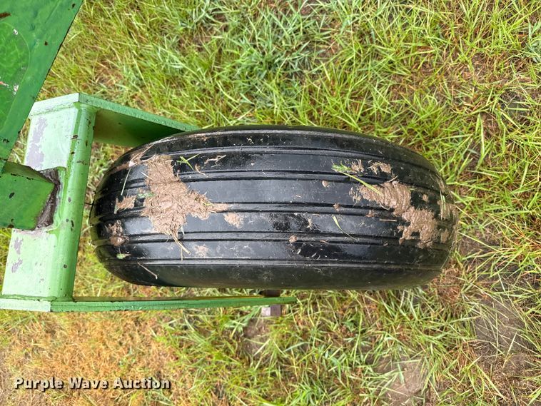 image for item FB6878 John Deere 2270 swather / windrower