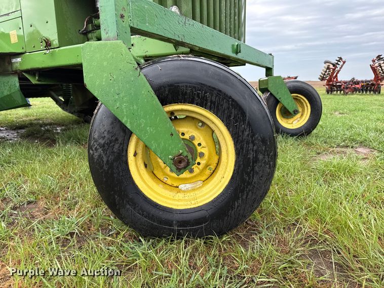 image for item FB6878 John Deere 2270 swather / windrower