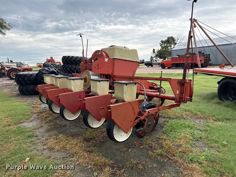 image for item FB6879 International 400 Cyclo Air planter