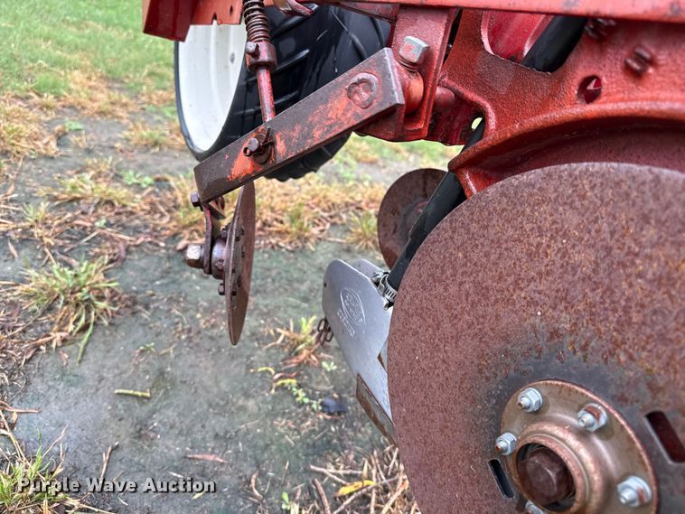 image for item FB6879 International 400 Cyclo Air planter