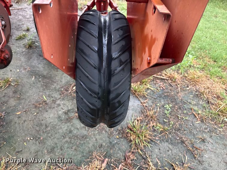 image for item FB6879 International 400 Cyclo Air planter