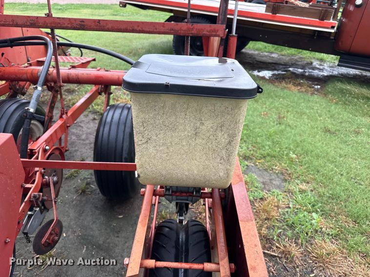 image for item FB6879 International 400 Cyclo Air planter