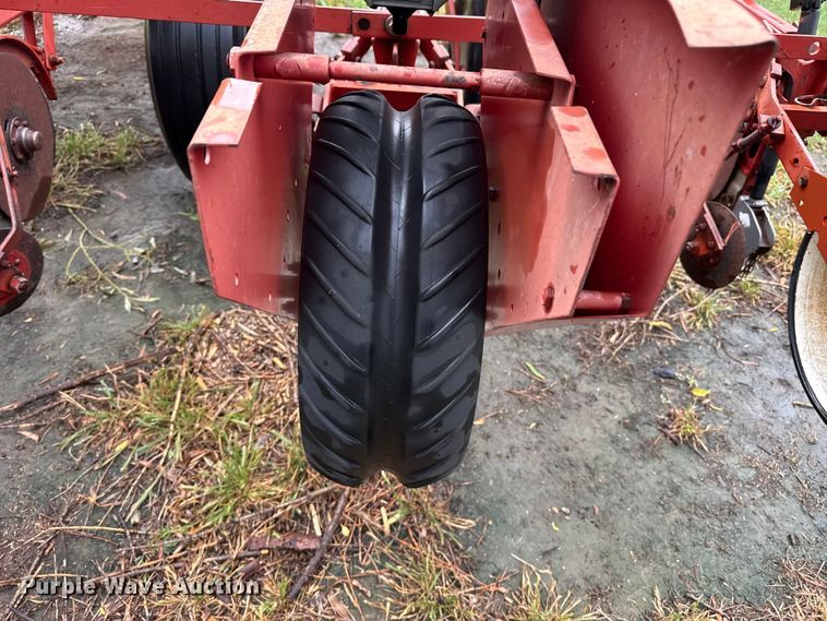 image for item FB6879 International 400 Cyclo Air planter