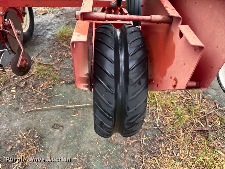 image for item FB6879 International 400 Cyclo Air planter