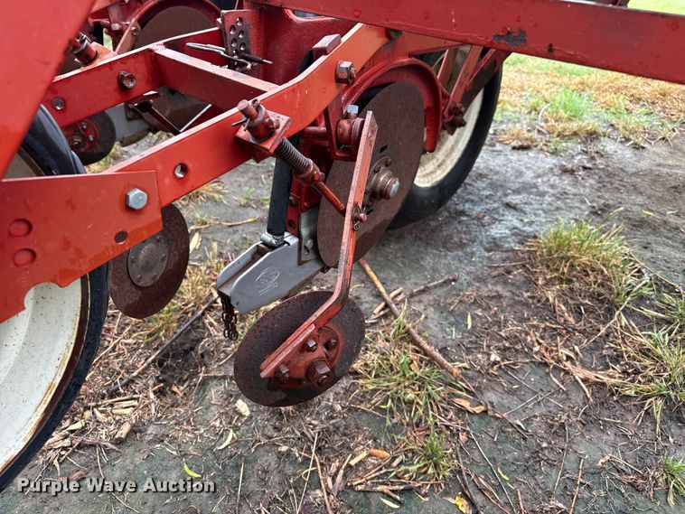 image for item FB6879 International 400 Cyclo Air planter