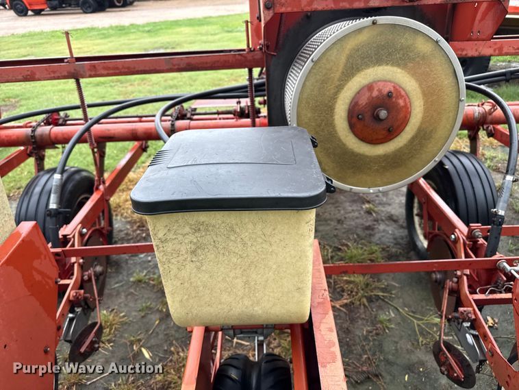 image for item FB6879 International 400 Cyclo Air planter