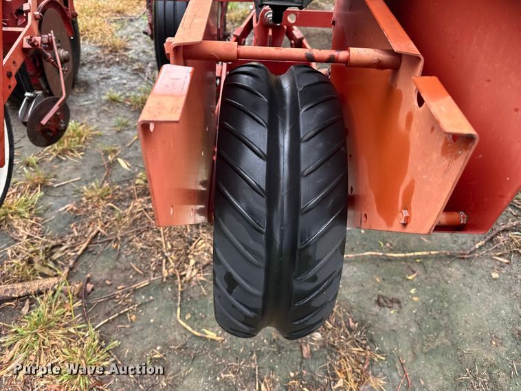 image for item FB6879 International 400 Cyclo Air planter