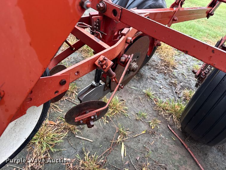 image for item FB6879 International 400 Cyclo Air planter