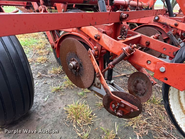 image for item FB6879 International 400 Cyclo Air planter