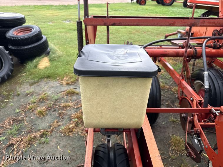 image for item FB6879 International 400 Cyclo Air planter