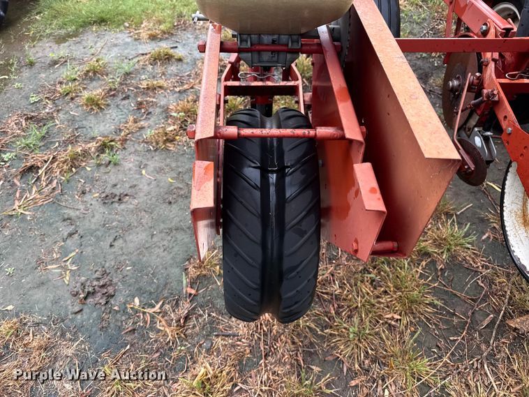 image for item FB6879 International 400 Cyclo Air planter