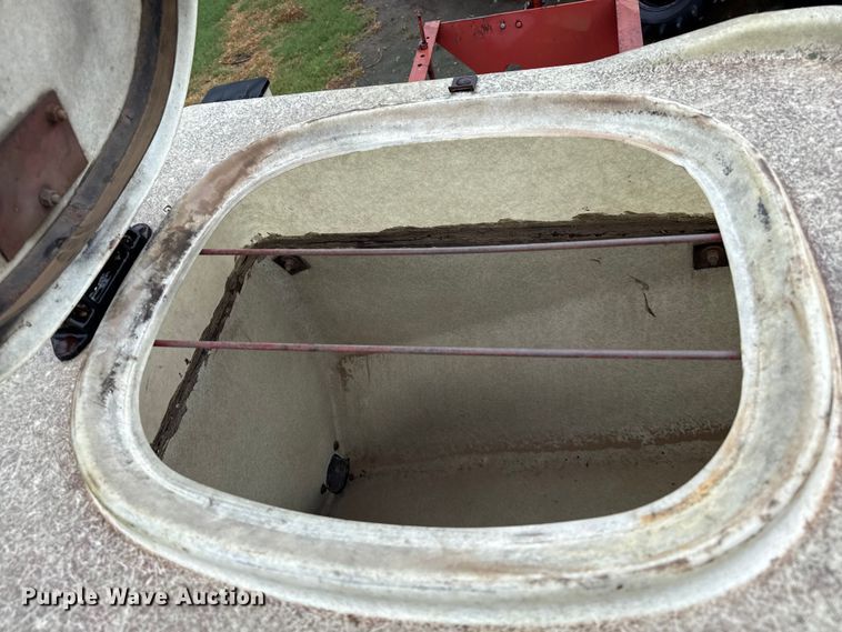 image for item FB6879 International 400 Cyclo Air planter