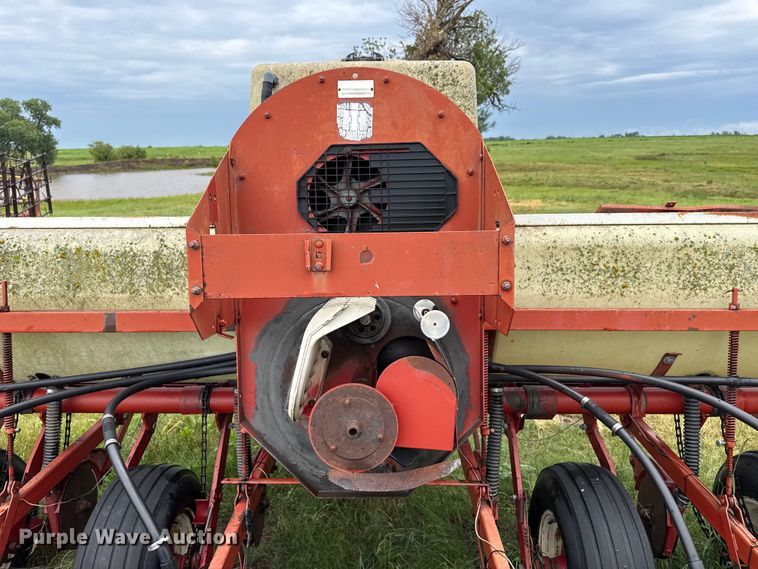 image for item FB6879 International 400 Cyclo Air planter