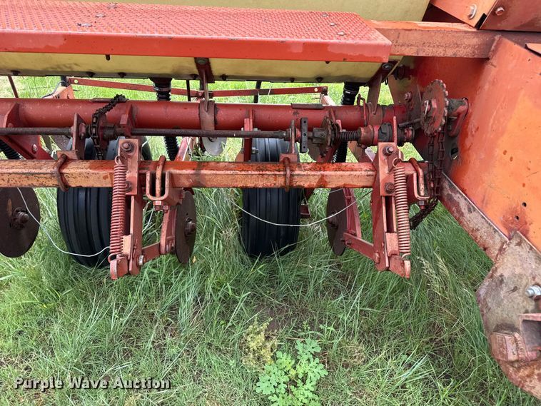 image for item FB6879 International 400 Cyclo Air planter