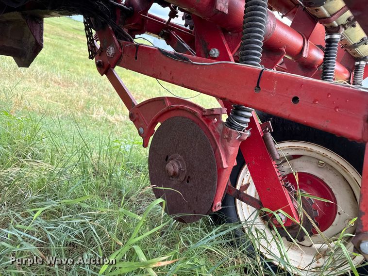 image for item FB6879 International 400 Cyclo Air planter
