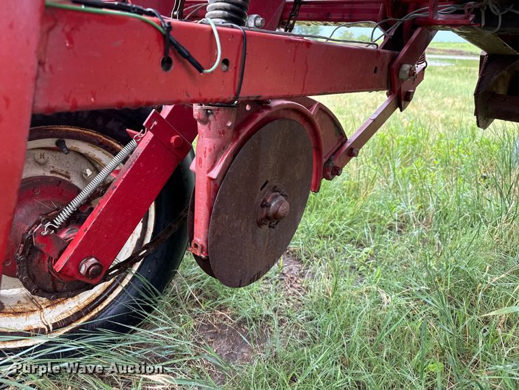 image for item FB6879 International 400 Cyclo Air planter