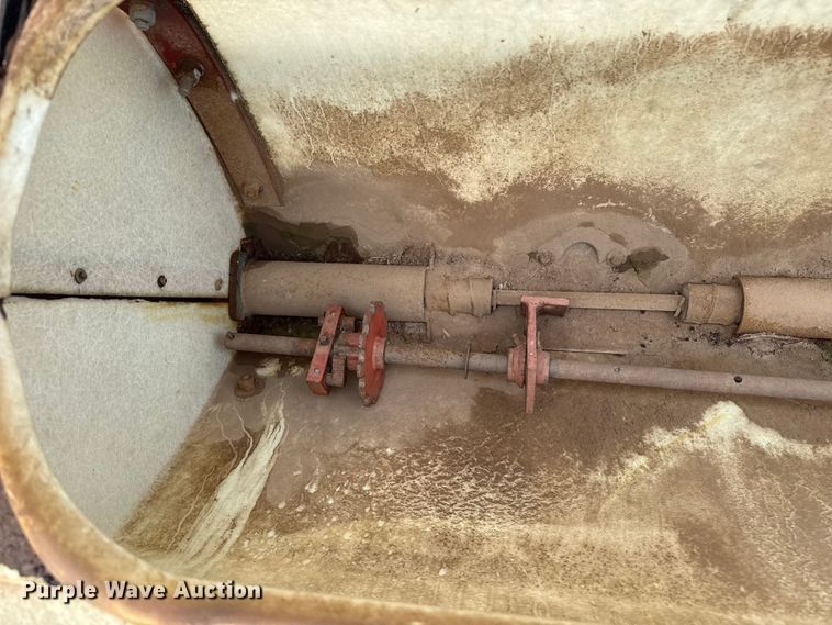 image for item FB6879 International 400 Cyclo Air planter