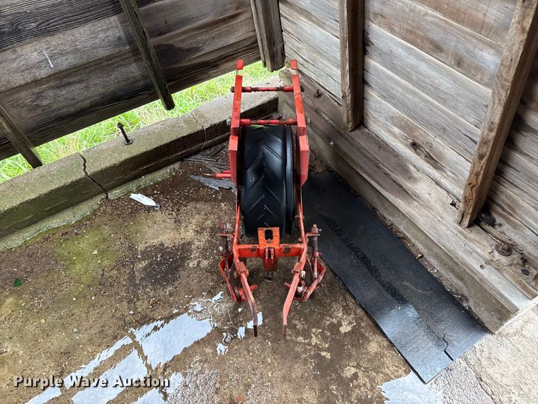 image for item FB6879 International 400 Cyclo Air planter