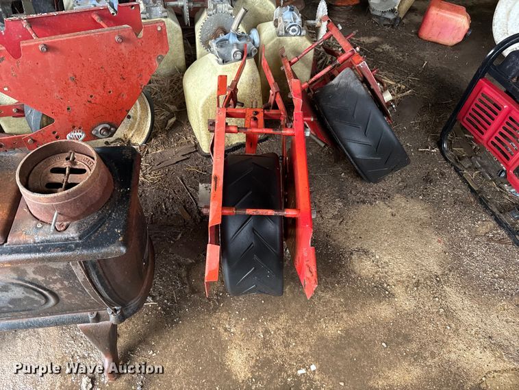 image for item FB6879 International 400 Cyclo Air planter