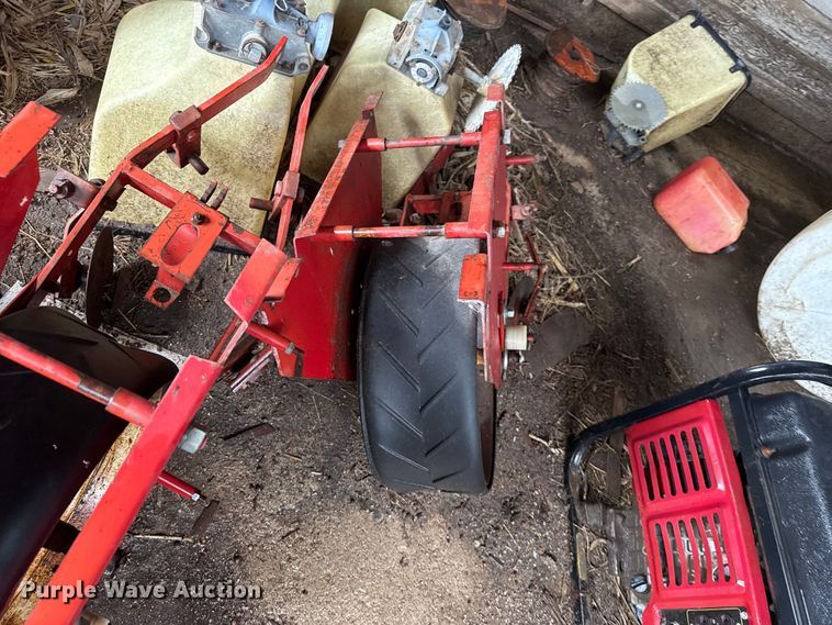 image for item FB6879 International 400 Cyclo Air planter